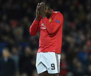 Man United không thể lật đổ Barca nếu cứ đánh cược vào một người không xứng đáng