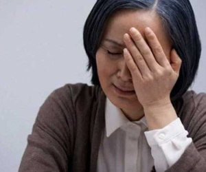 Mẹ bỏ đi bao năm giờ đòi về ở với tôi, mang theo món nợ lớn