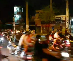 Video:  Dân chơi kéo nhau đua xe trái phép, live stream trên facebook