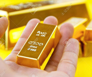 Giá vàng hôm nay 18/4: USD giảm, vàng vẫn ở đáy 4 tháng