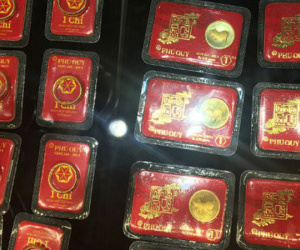Giá vàng SJC tiếp tục trượt dốc