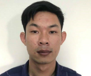 Nam thanh niên dùng dao đâm vào cổ nhân viên, cướp xe bán lấy tiền trả nợ