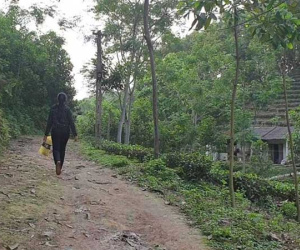 Nghi án bị doạ giết con trai đang ngủ, mẹ cắn răng chịu đựng cưỡng bức