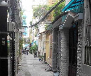 Nhà trong hẻm 5 m, mua ôtô nửa năm tôi đã phải bán vì bất tiện