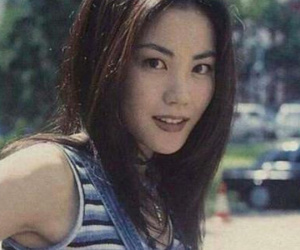 Vương Phi - người đàn bà đẹp khiến Tạ Đình Phong si mê suốt 20 năm