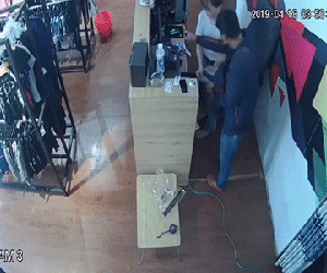 Truy tìm thanh niên nói tiếng Trung Quốc 'làm ảo thuật', trộm tiền của nhiều cửa hàng ở Đà Nẵng