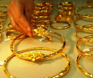 Giá vàng hôm nay 21/4: Giảm tuần thứ 4 liên tiếp