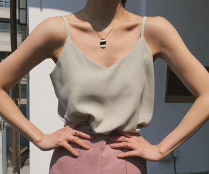 Nóng thế này cứ triển áo 2 dây là thích nhất, và đây là 4 mẫu xinh hết chỗ chê mà bạn cần sắm ngay