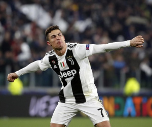 Ronaldo đi vào lịch sử trong ngày Juventus đăng quang Serie A
