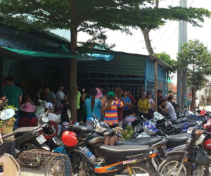 Rủ đi uống cà phê, hốt hoảng phát hiện bạn chết trong phòng trọ