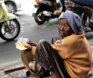 TP HCM nắng nóng hơn 43 độ C, người dân nhìn thấy ảo ảnh trên đường
