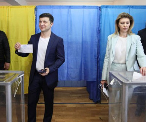 Bầu cử tổng thống Ukraine: Diễn viên hài Zelenskiy chắc thắng?