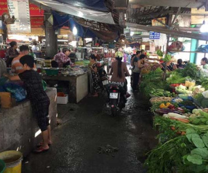 Hàng hoá nhích theo giá xăng dầu