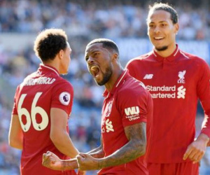 Video: Nhẹ nhàng vượt qua Cardiff, Liverpool trở lại ngôi đầu
