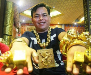 Hai tâm trạng trái ngược của cha ruột Phúc XO khi con trai bị khởi tố, bắt tạm giam