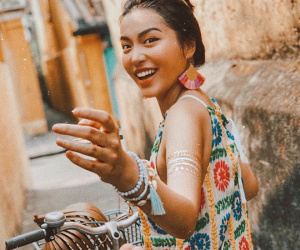 Học ngay 'bản sao Hà Tăng' lên đồ chi tiết để có bức ảnh sống ảo xuất thần cho chuyến du lịch đợt nghỉ lễ cuối tuần