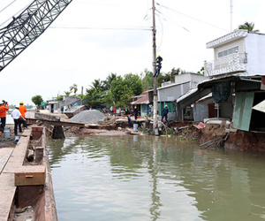 Hàng chục hộ dân Cần Thơ chạy sạt lở