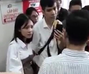 Cô gái bị 'đặt tay lên đùi' khi chờ thang máy chung cư ở Hà Nội