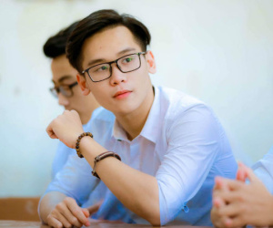 Đã điển trai còn học Luật, phải chăng đây chính là phiên bản đời thực của Hà Dĩ Thâm!