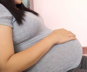 Mẹ 9x và câu chuyện kì tích khi mang thai đôi, bị truyền máu song thai nhưng vẫn chiến đấu để giữ lại được 1 em bé