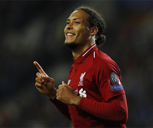 Van Dijk đoạt giải Cầu thủ hay nhất năm của bóng đá Anh