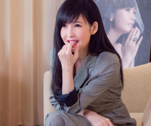 Châu Huệ Mẫn: 'Tôi thà sống với 20 con mèo còn hơn sinh một đứa trẻ'