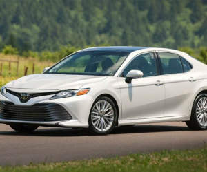 Trở lại sau thời lãng quên: Camry, Accord... bất ngờ giảm giá