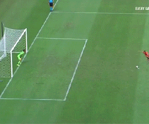 Video: Cú đá penalty sỉ nhục thủ môn của sao A.League