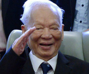 Các đoàn chỉ mang băng tang, không mang vòng hoa đến viếng Đại tướng Lê Đức Anh
