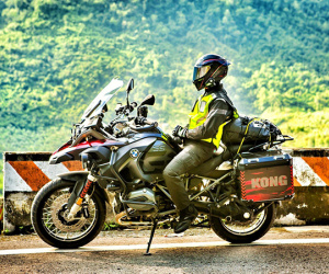 Trước khi đi phượt bằng xe máy, bạn cần trang bị những món đồ gì?