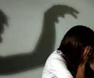 Cô gái 19 tuổi bị nam thanh niên mới quen khống chế đưa vào nghĩa địa hiếp dâm