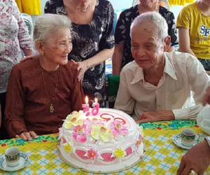 'Kiếp này không đến được với nhau thì tui hẹn ông ở kiếp sau - câu nói của bà cụ 93 tuổi sau 65 năm gặp lại 'mối tình thời thanh xuân' khiến nhiều người rưng rưng