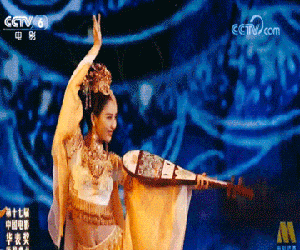 Ngắm 2 vũ nữ đẹp tuyệt trần, là tượng đài nhan sắc ở Tân Cương