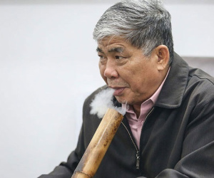 'Đại gia điếu cày' Lê Thanh Thản nhận bằng cử nhân Viện Đại học Kỷ lục Thế giới