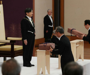 Video: Tân Nhật hoàng Naruhito lên ngôi
