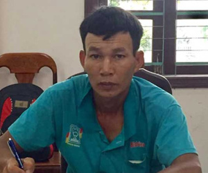 Đạo chích tưới xăng, đốt giường của gia chủ để trả thù