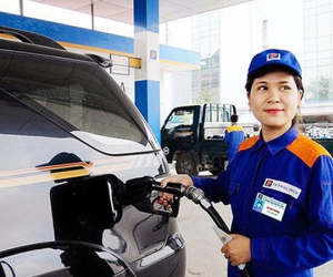 Giá xăng tiếp tục tăng mạnh