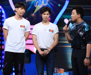 Hoạt ngôn như Trấn Thành cũng phải 'cứng họng' khi chạm mặt cùng lúc 2 'tình địch' trên sóng truyền hình