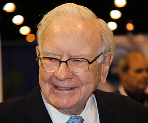 Tỷ phú Warren Buffett mang bao nhiêu tiền mặt trong ví?