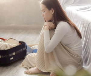 Vợ được bố mẹ cho mảnh đất 2 tỷ, đang định khoe với chồng thì lập tức đổi ý sau khi nghe lỏm được cuộc trò chuyện