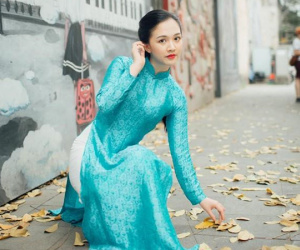 Hot girl 'Bánh đúc có xương' Hà Anh tái xuất sau khi sinh con đầu lòng