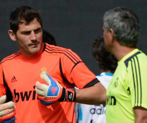 Phản ứng bất ngờ của Mourinho khi hay tin Casillas bị suy tim