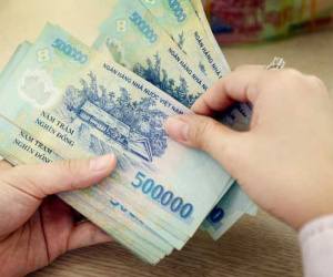 Thu nhập 20 triệu: Vợ chồng ô tô đi làm vẫn cất két 5 triệu/tháng