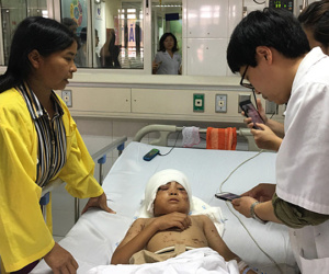 Bé trai bị chó cắn mất 2 tai đang được theo dõi chấn thương sọ não