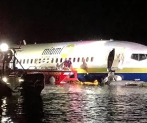 Hành khách kể phút kinh hoàng khi Boeing 737 lao xuống sông