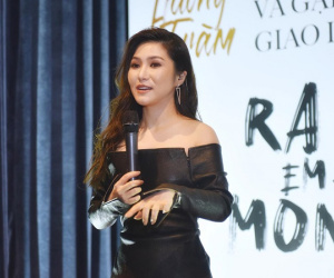 Hương Tràm bật khóc ngay khi nói những lời đầu tiên với khán giả