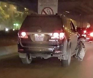 Video: Công an Hà Nội xác minh xe biển xanh gây tai nạn rồi bỏ chạy