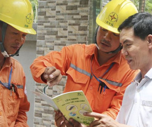 Bộ Công thương lập đoàn kiểm tra tăng giá điện: Chuyên gia nói gì?