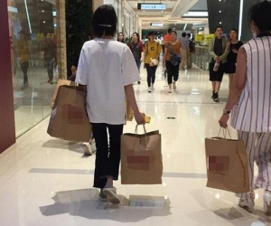 Làm ơn mắc oán: Xách hộ bạn 7kg hàng từ Nhật về, cô gái tức điên vì bị bạn vu cho tráo sữa xịn, đưa sữa đểu bị móp hộp