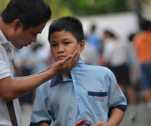 Làm việc từ 8h30: 'Đưa con đi học, chúng tôi lang thang đâu cho đến giờ làm?'